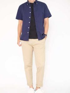 「UWear(ユーウェア)」カジュアルプランの夏服シャツスタイルのコーデ例の写真