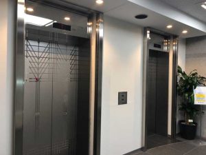 東進名駅ビルのエレベーターホール写真