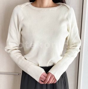 ポートネックリブ違いニップルオーバーの着用イメージ